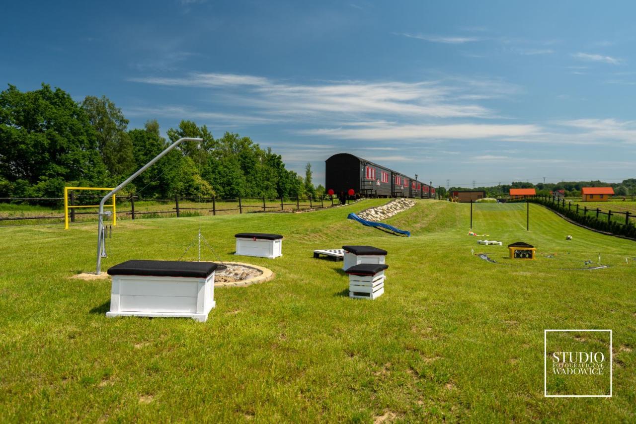 Stacja Galicja - Nocleg W Pociagu Blisko Energylandia Zator Buitenkant foto